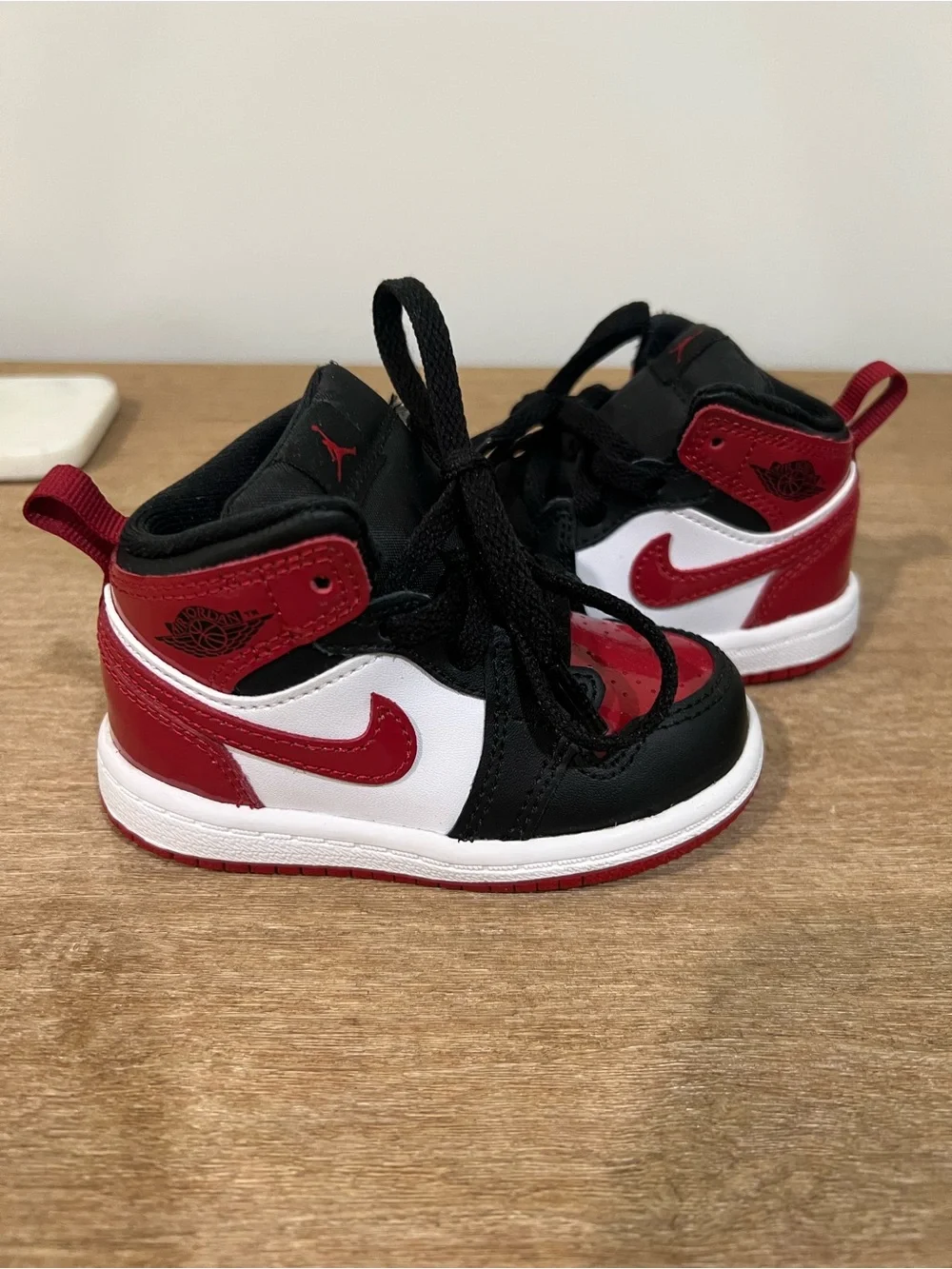 Nike Air Jordan 1 Mid Toddler Size 5C w. Box